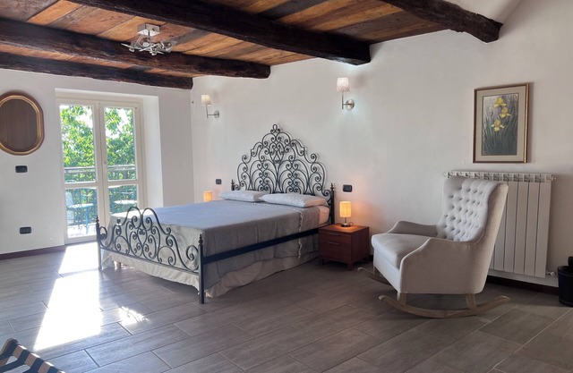 Casa Terragni 38 - Four Bedroom Apartment, Sleeps 8