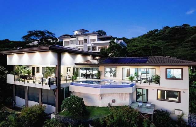 Casa Timlin - Solar Hot Tub, Concierge, Daily Housekeeping