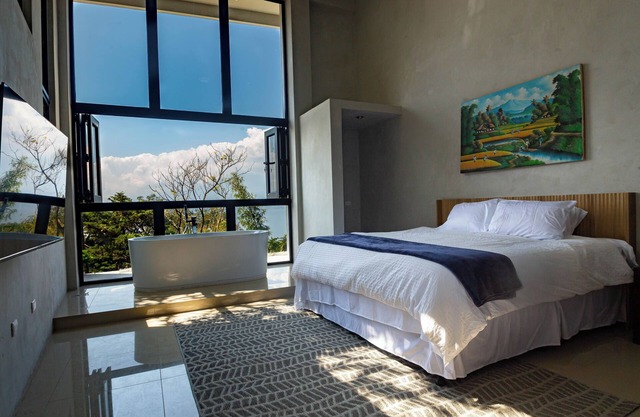 Casa Verapaz: Exclusive Rental of 2 Luxurious Apartments - Full Property!