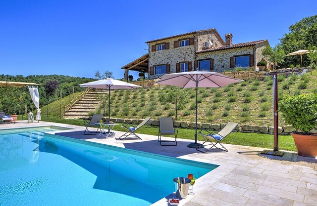 Casale Dei Gelsomini 8, Emma Villas