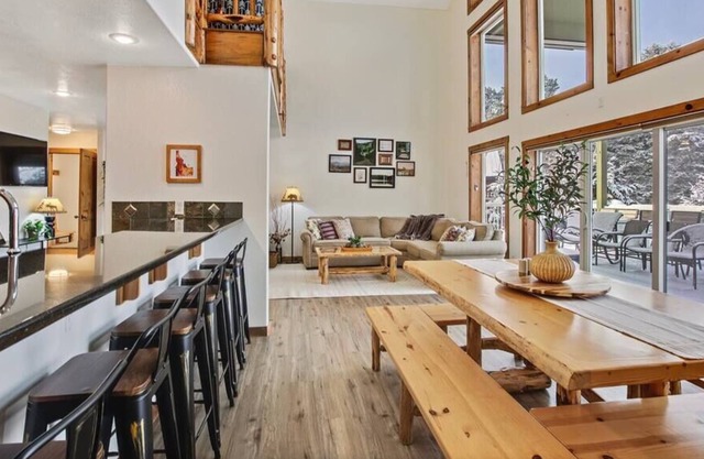 Cascade lake house - Year Round Fun SLEEPS 18