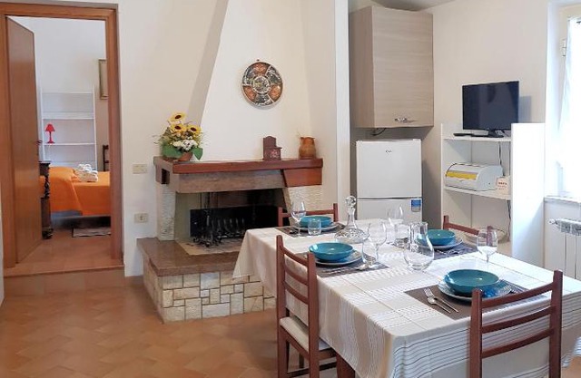 Case in campagna con piscina a Todi