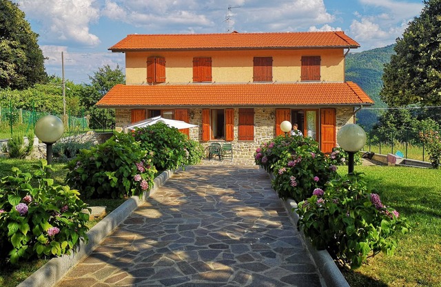 Casentino semi-detached house