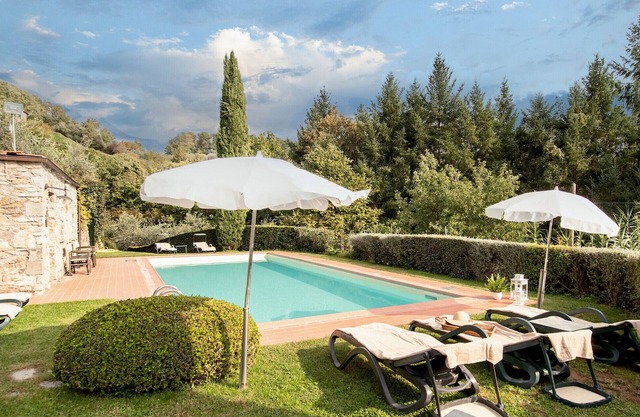 Casetta di Butia, Glicine apartment with pool