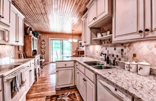 Cashiers Cedar Creek Club Cabin