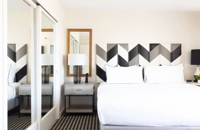 Catch A Glimpse of Los Angeles City Life in Modern Suite! 4 Units, Rooftop Pool!