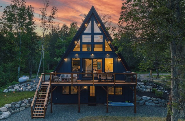 Cattail Cabin - Welcome to your dream lakeside getaway!