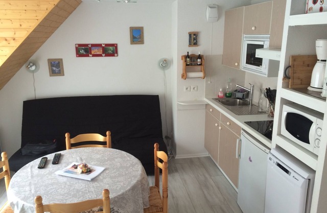 Cauterets rent T2 + alcove, private parking, wifi, 4 pers