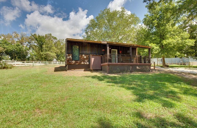 'Cedar Pointe' - Peaceful Lake Cabin in Odessa