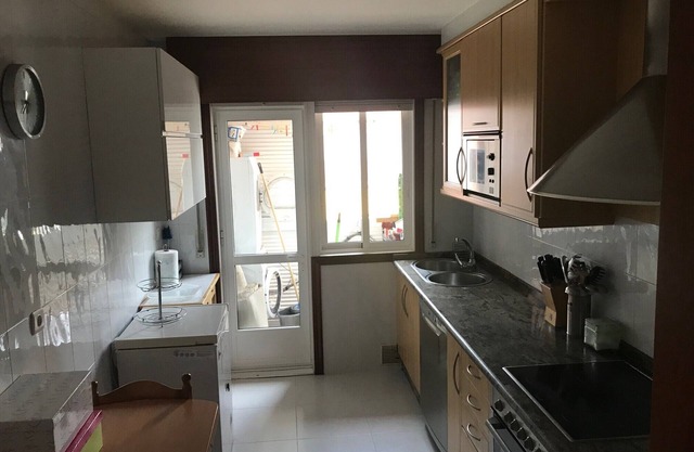 Central apartment with 3 bedrooms, all exterior and garage included.