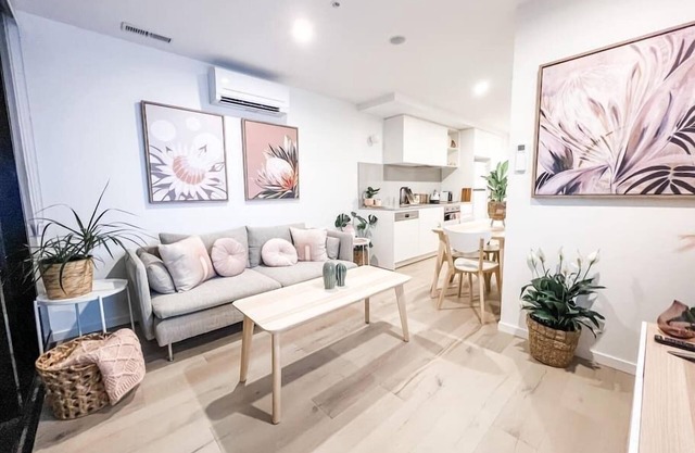 Central Canberra Luxury Apartment for 4