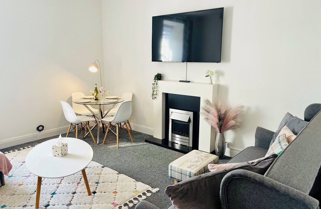Central & Modern - Private Terrace - Dog Friendly