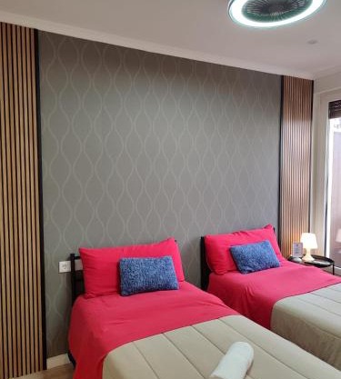 CENTRAL ROOM
