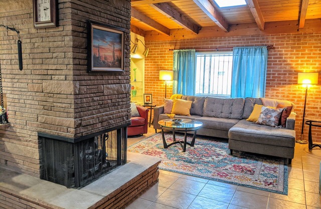 Central Tucson home on quiet cul-de-sac