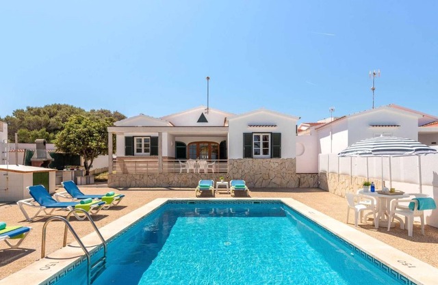 Centrally located villa ideal for the beach.