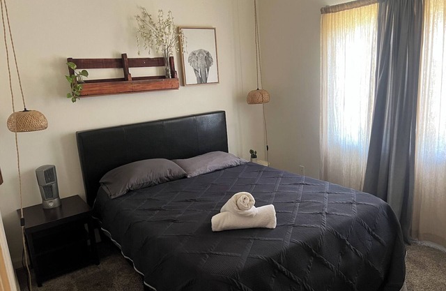 Centrally Located 1BR&1BR Apartment Near UC Riverside, Grocery, & Nature Park.