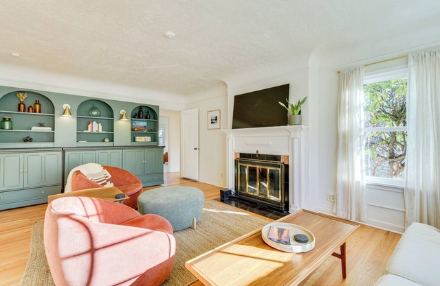 Centrally Located Portland Home: Pets Welcome!