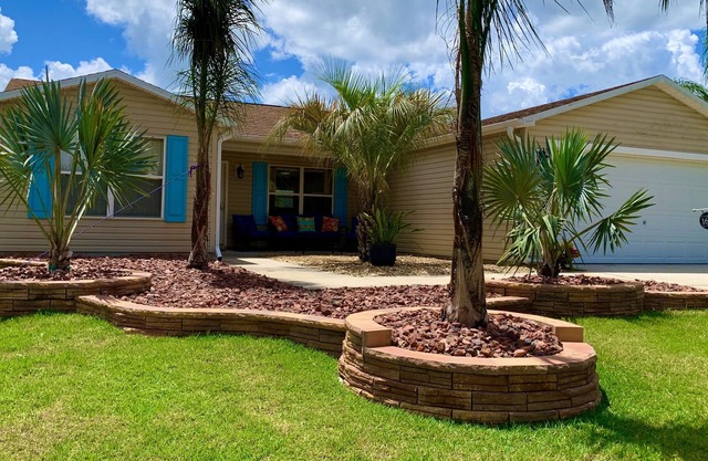 Centrally Located Family Friendly - one gas golf cart, seats 4 - coastal themed