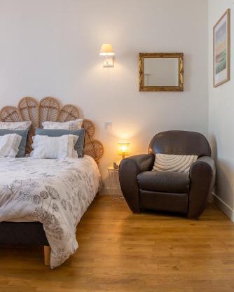 Centre historique de Vitré avec garage