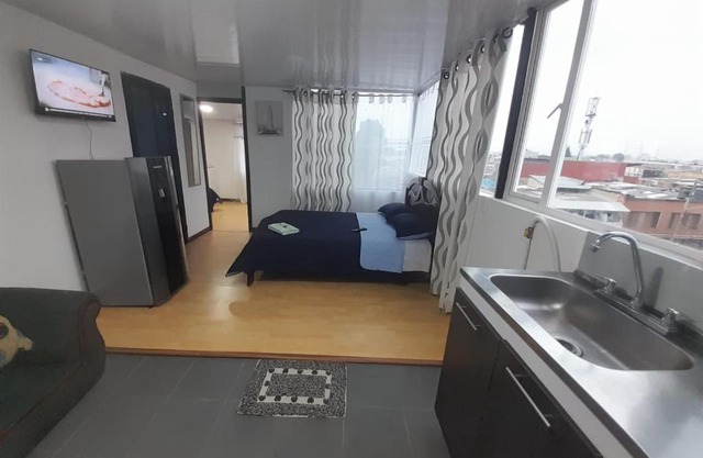 cerca club militar Corferias, embajada americana 501