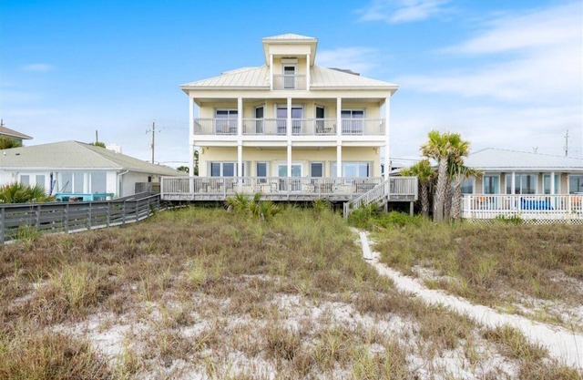 CFLAT - Large, luxurious beachfront home located within walking distance to Pier Park