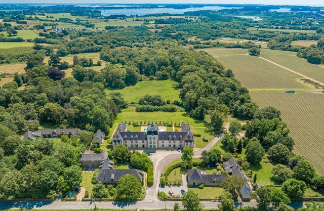 Château De Kergonano, dans l'Orangerie by Interhome