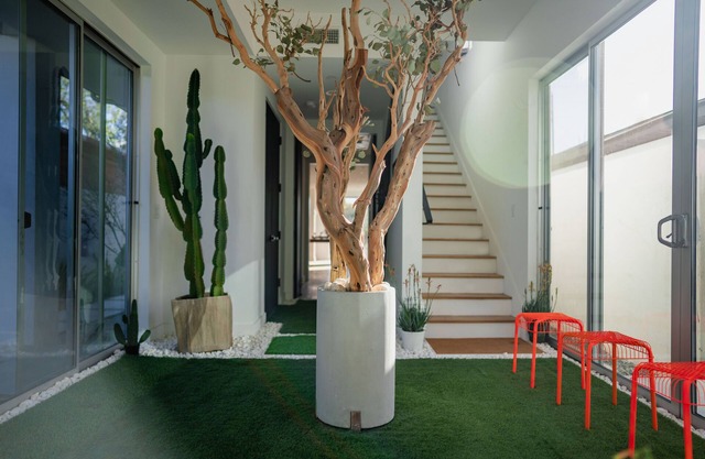 ChâteauChîChî: Family Oasis w Parking N Hollywood