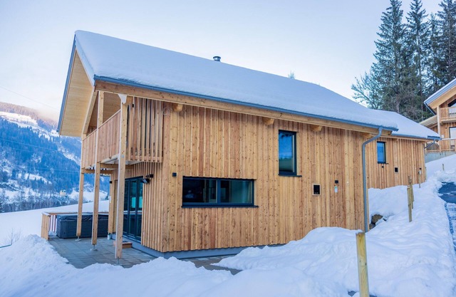 Chalet with sauna and whirlpool near ski resort