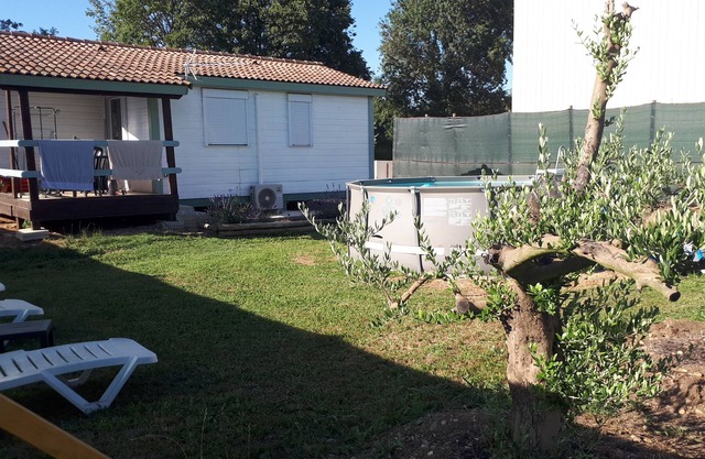 Chalet 1 independent at the foot of the Alpilles