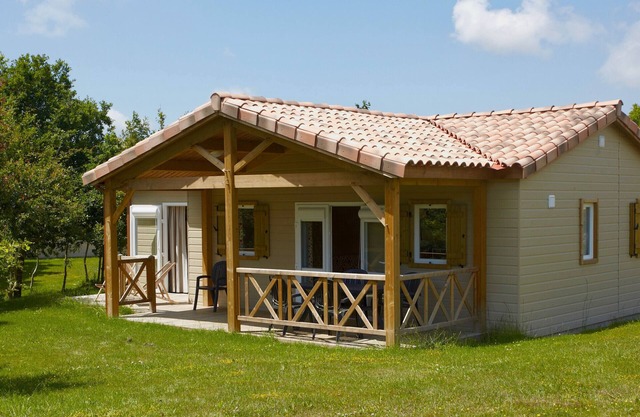 Chalet 3BR avec Piscine et Proximité Lac, Plages et Loisirs