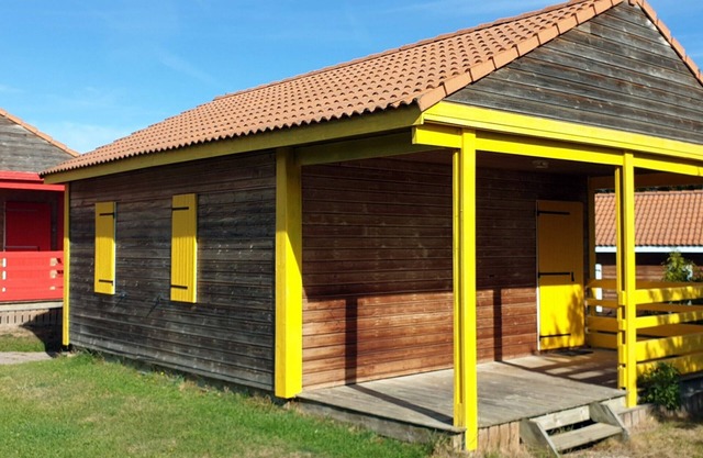 Chalet '6 Personnes Orpin price Weekend' with Mountain View, Shared Pool and Wi-Fi