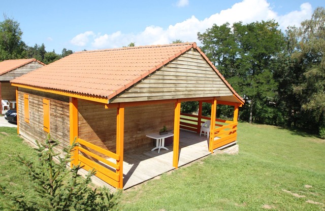 Chalet '6 Personnes Zinnia price Weekend' with Mountain View, Shared Pool and Wi-Fi