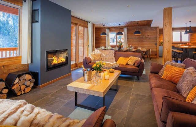Chalet Angelia - modern ski home for 14, hot tub & views - OVO Network