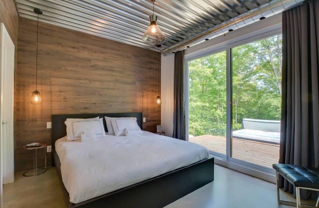 Chalet at Bel Air Tremblant Ideal for a family (4 children) Private Jacuzzi Bbq