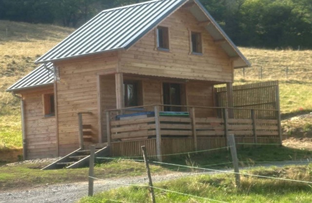 Chalet at the foot of Puy Mary with jacuzzi