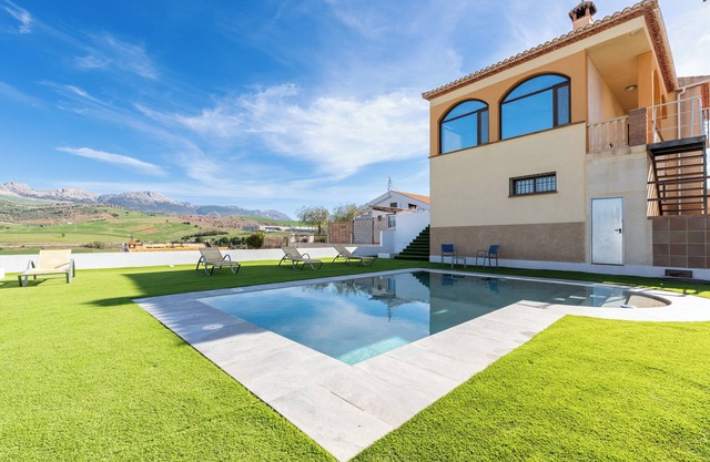 Chalet 'Casa Rural Paradise Holidays' with Mountain View, Pool, Wi-Fi and Air Conditioning