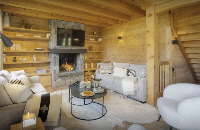 Chalet Cosyneige for 11 (8 adults) in La Clusaz, hot tub - OVO Network