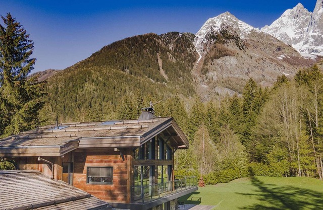 Chalet Elevation - Chalet with indoor pool and huge garden