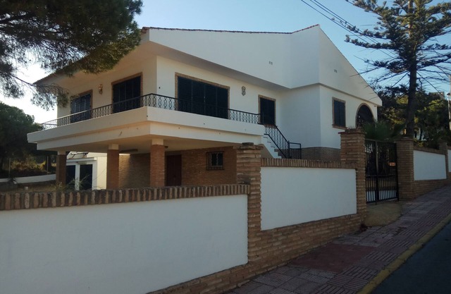 Chalet 'El Paraiso' with Sea View, Private Terrace and Wi-Fi