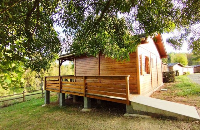 Chalet for 4 with Terrace and Equipped Kitchen