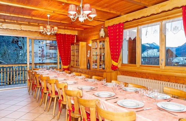 Chalet, 300m from ski lifts, view mountain, sauna, terrace, balcony, fireplace or stove, parking, tv