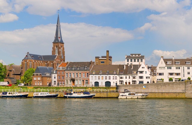 Chalet in Bemelen With Outdoor Fireplace