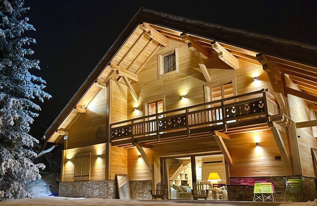 Chalet La Luge with exceptional valley views