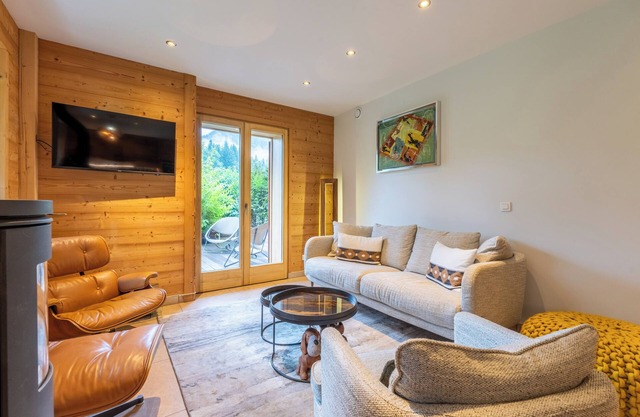 Chalet le 4- N°1. swimming pool, sauna, gym in a unique setting.