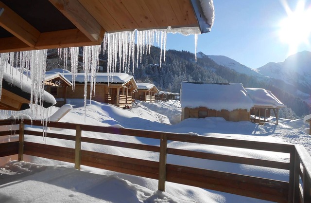 Chalet "le Heidi" exceptional view at Collet d'Allevard, 250m from the slopes