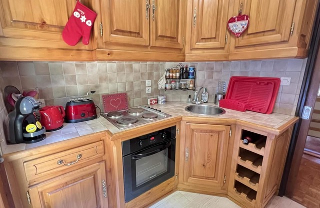 Chalet 'Les Airelles' with Mountain View, Private Terrace and Wi-Fi