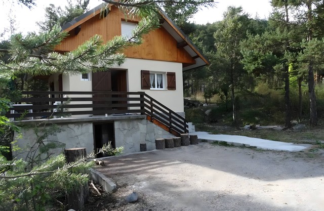 Chalet 'Les Chalets' with Mountain View, Shared Terrace and Private Garden
