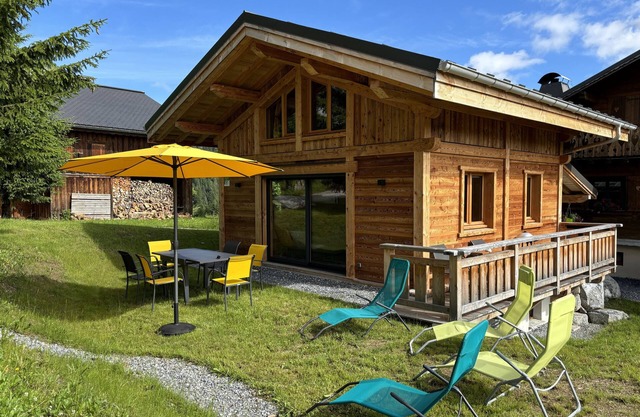 Chalet 'Mazot Savoyard' with Mountain View, Private Terrace and Wi-Fi