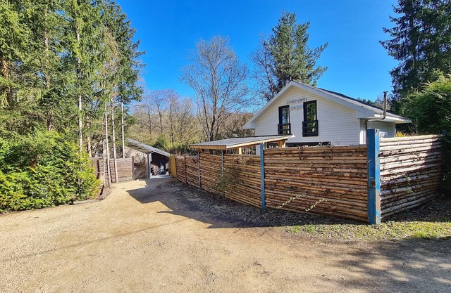 Chalet near Durbuy with Garden & BBQ