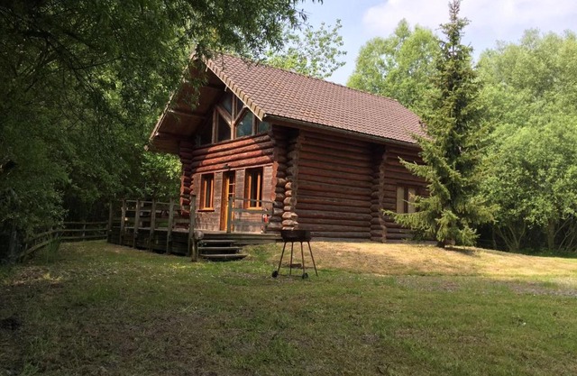 Chalet near Quend Beach with Pool